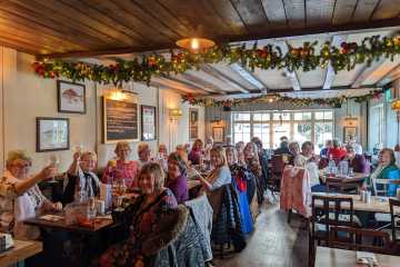 2022-12-02-Xmas-Lunch-01