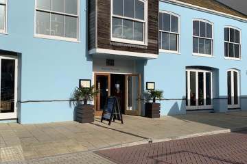 2023-11-13-Coffee-at-the-Ship-03